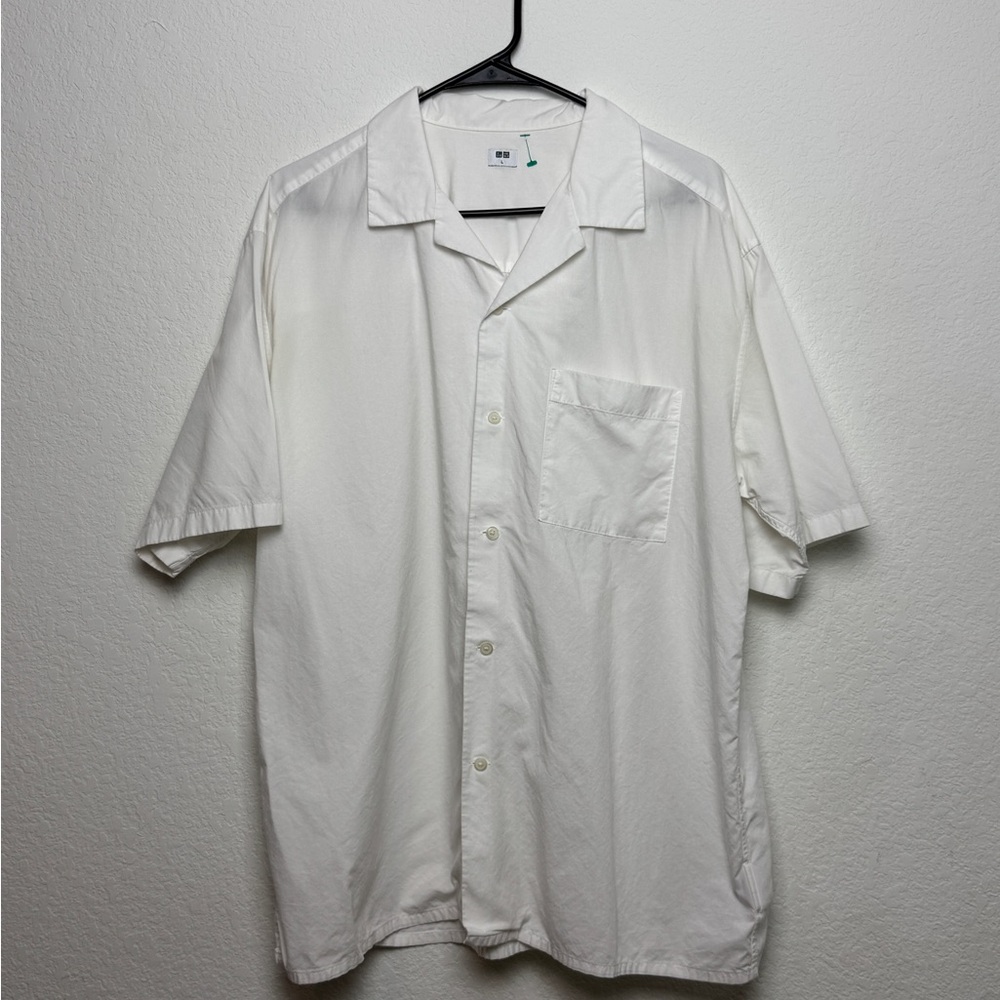 Uniqlo Men's White Casual Button Down Shirt